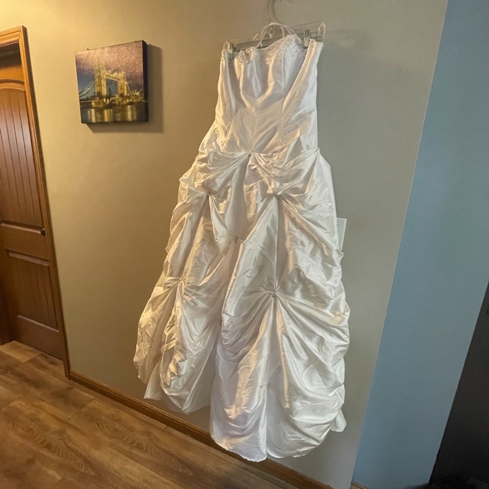 BENETutto wedding dress size 6